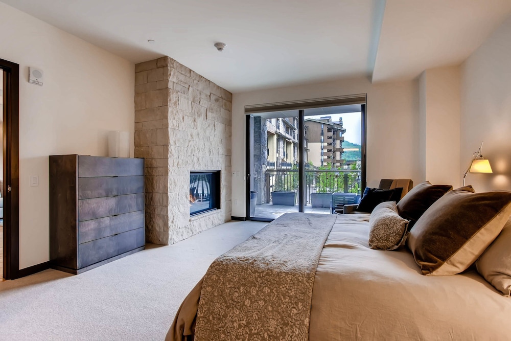 Premium Condo, 3 Bedrooms