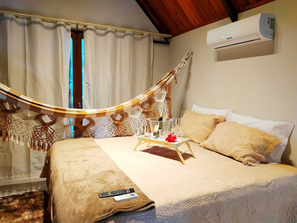 Deluxe Chalet, 1 King Bed, Non Smoking photo 1