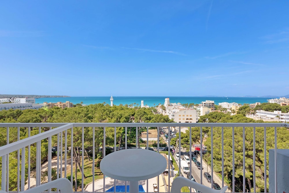 Standard Double Room, Sea View (2 Adults)