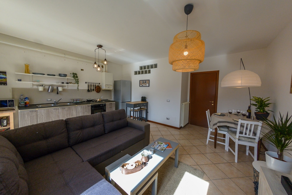 Family Apartment, Multiple Beds, Garden Area (Pianello Charming Lake View) photo 2