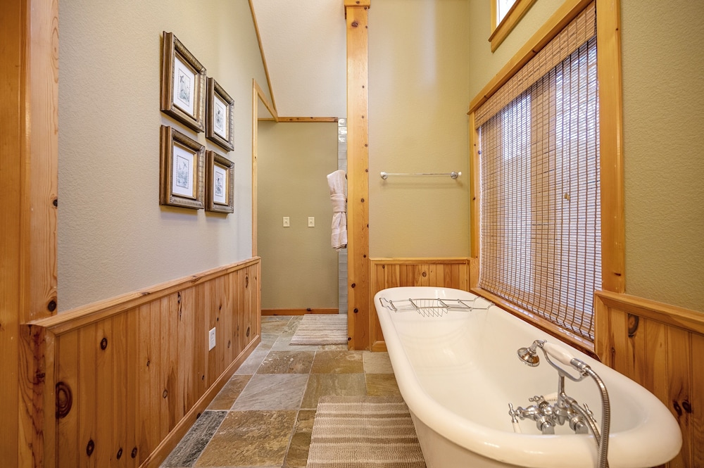 Cabin, 2 Bedrooms photo 3