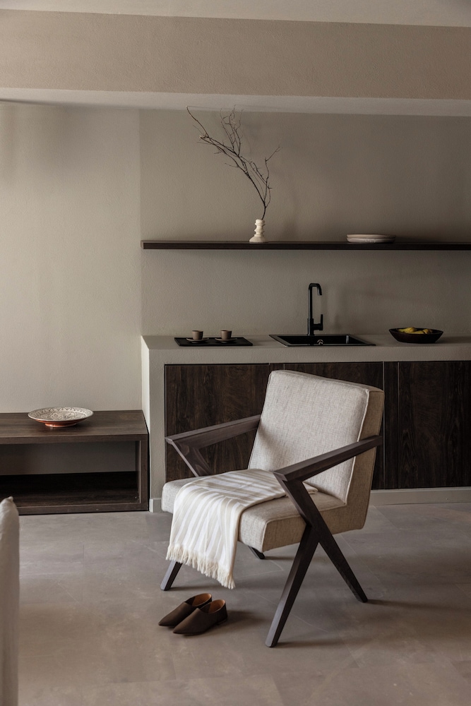 Carven 2 Bedroom Suite | Sea View photo 1