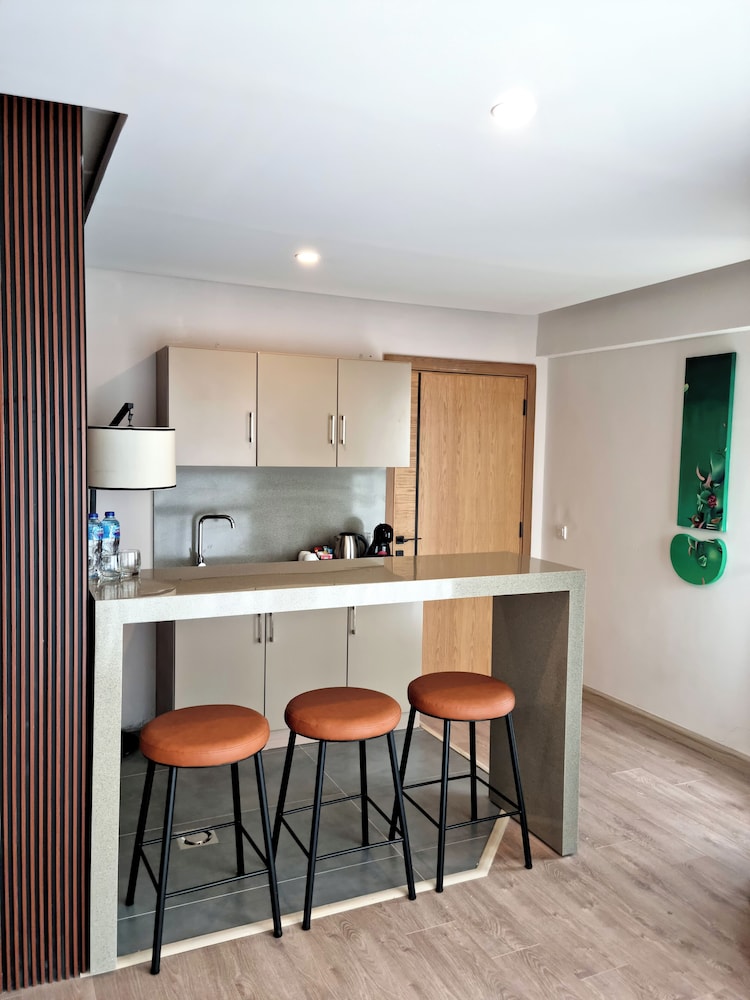 Executive Suite photo 2