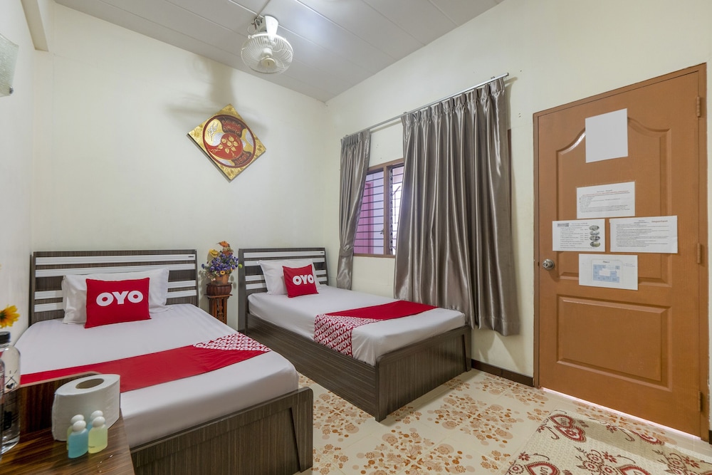 Premium Twin Room, Shared Bathroom photo 2