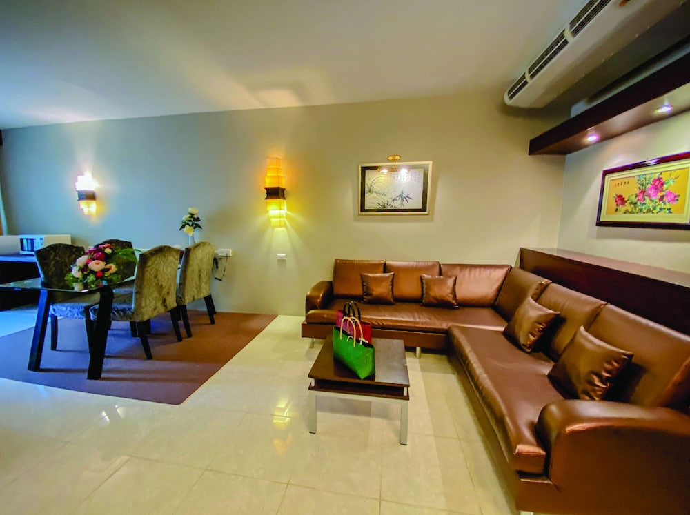Sino Suite - Photo 11