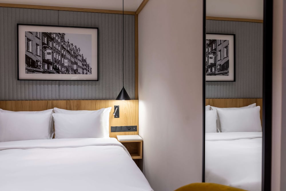 Room (Small Cosy) thumbnail 5