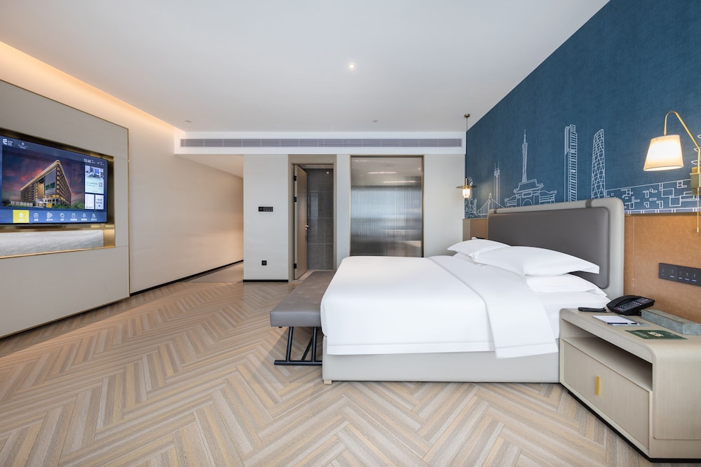 Luxury Room, 1 Queen Bed