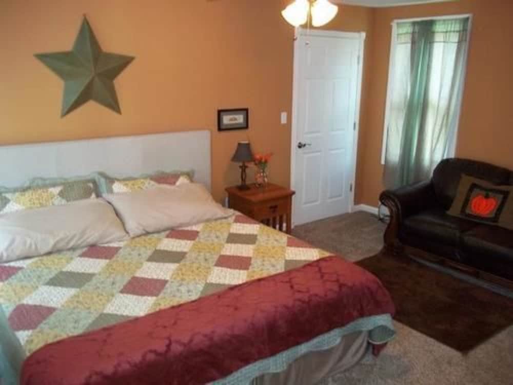 Superior Double Room, Ensuite (The Pumpkin Patch) photo 2