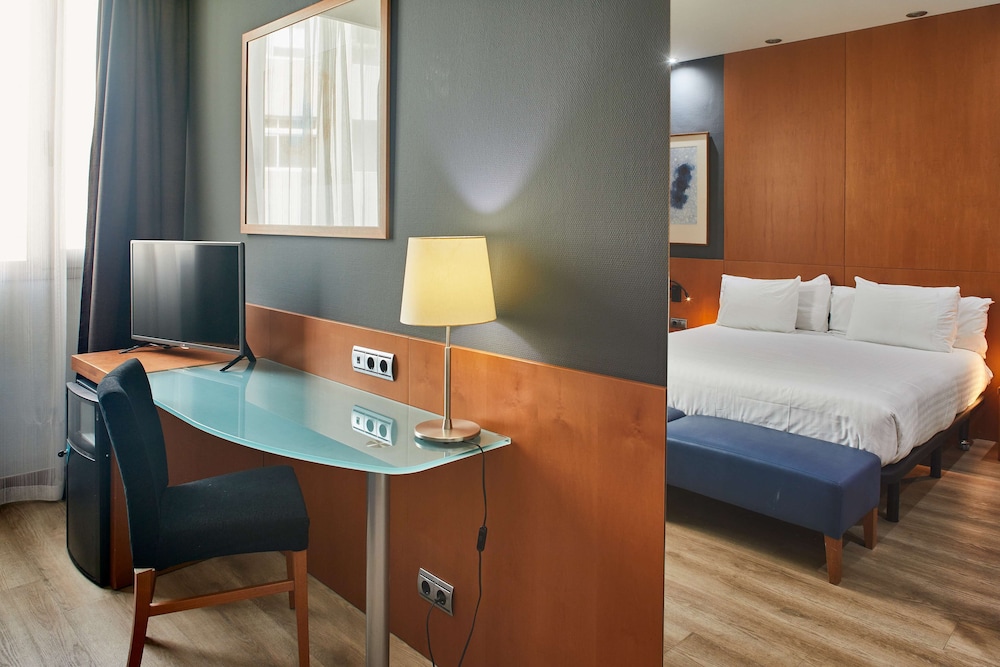 Deluxe Room - Photo 7