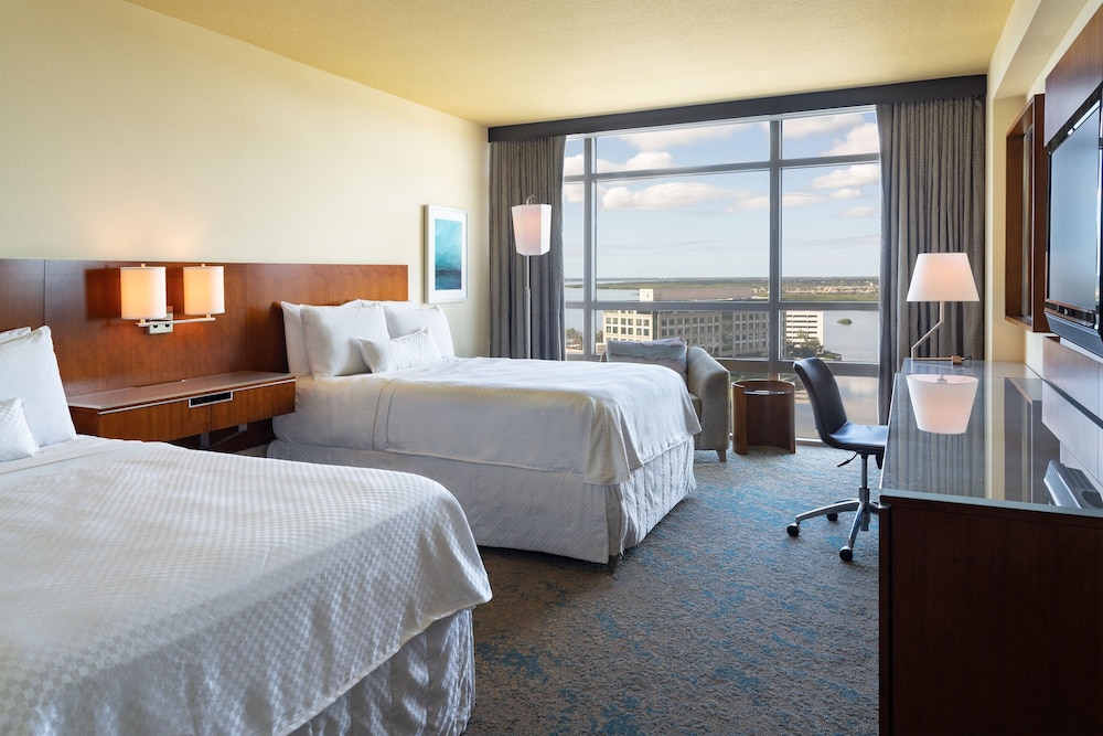 Deluxe Room, 2 Queen Beds, High Floor, Bay View photo 2