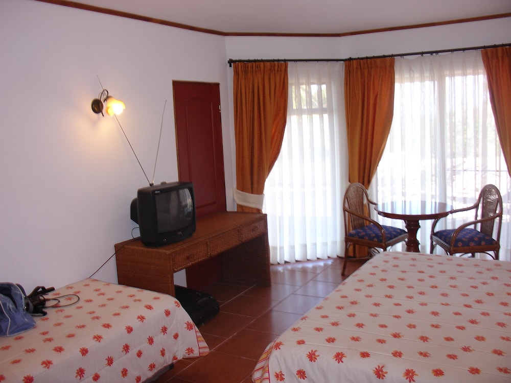 Superior Triple Room, Sea View photo 3