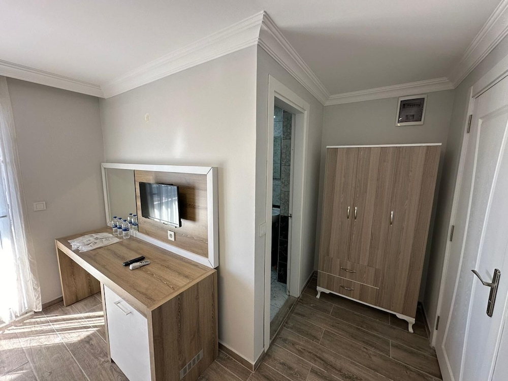 Standard Triple Room - Photo 2