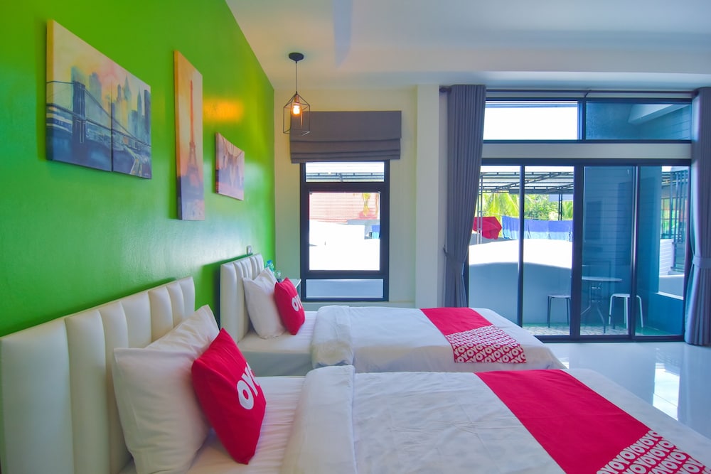 Deluxe Twin Room, Pool View photo 3