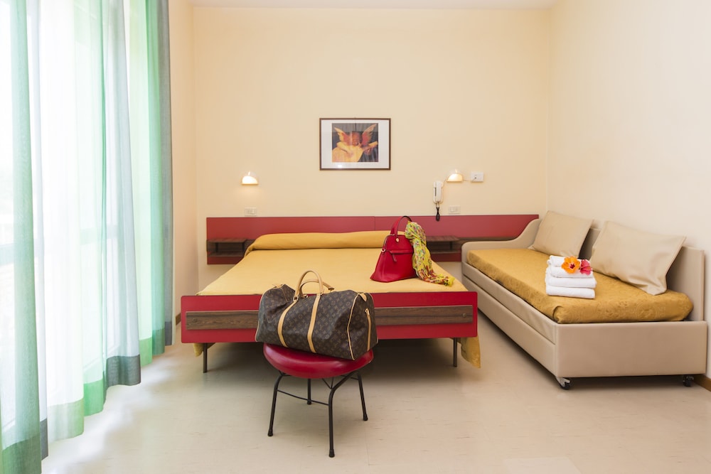 Comfort Triple Room