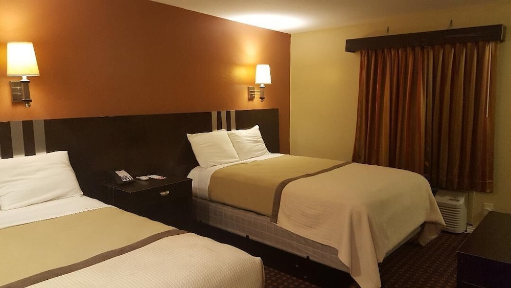 Standard Room, 2 Double Beds, Non Smoking - Photo 3