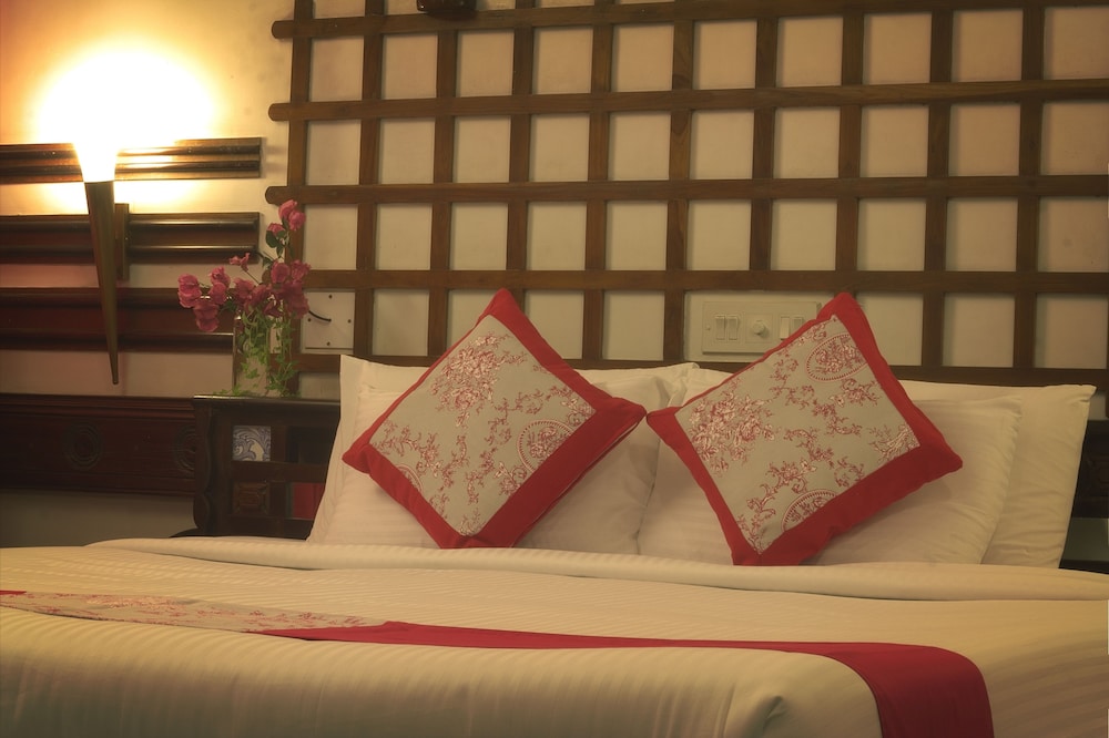 Deluxe Double or Twin Room photo 2