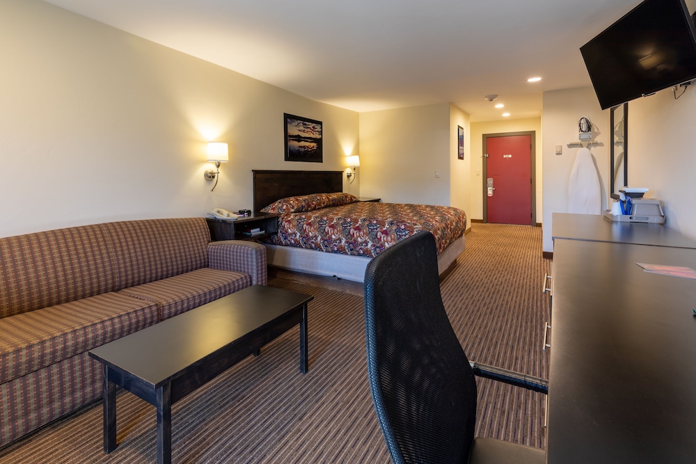 Deluxe Room, 1 King Bed with Sofa bed - Photo 5