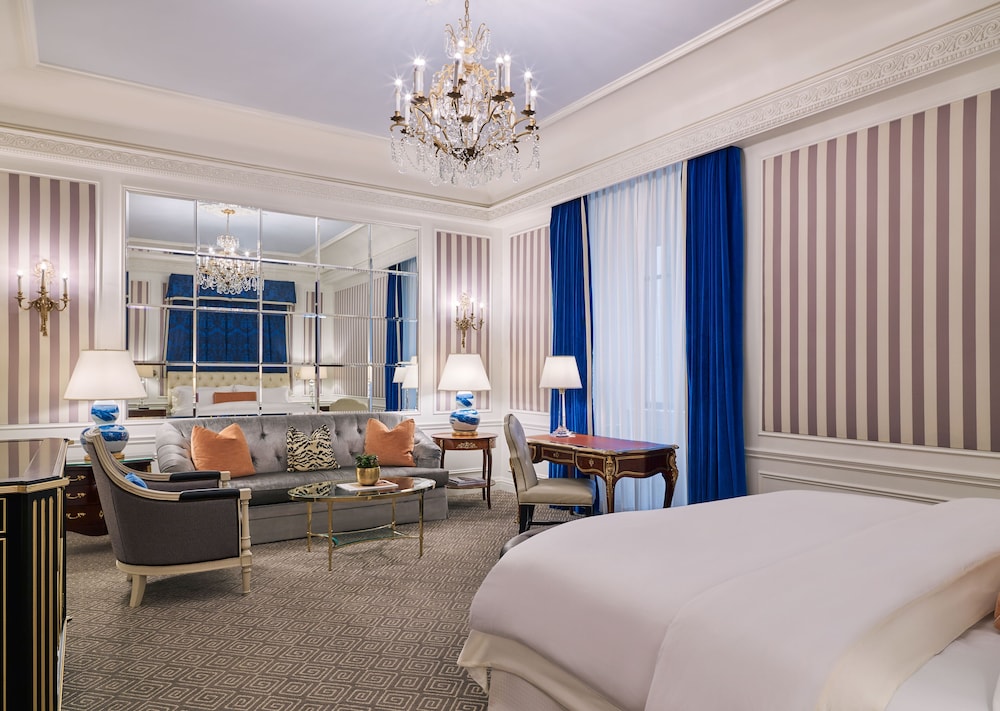 Deluxe Room, 1 King Bed, City View (Studio Deluxe Suite) photo 1