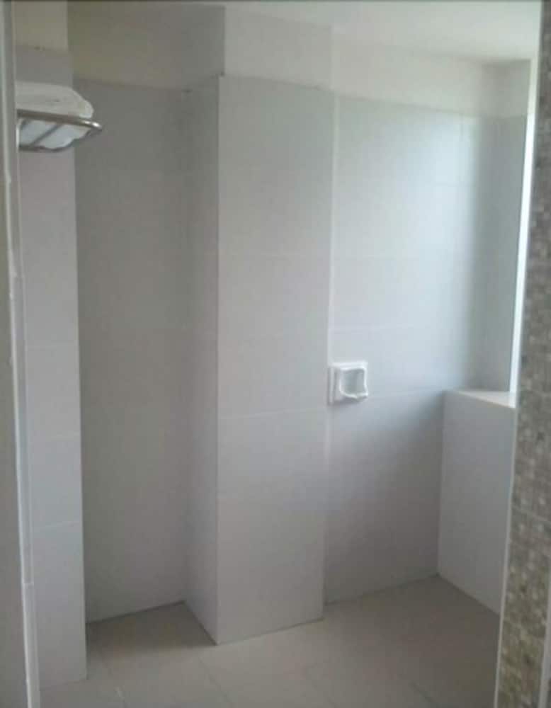 Triple Bed Room - Photo 2