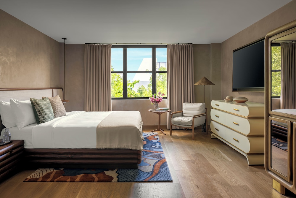 Suite, City View photo 1
