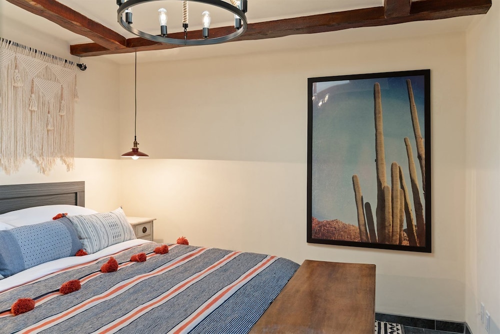 House (Casa Galeria - Luxury Rental with Hot)