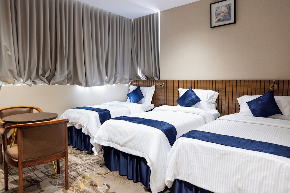 Economy Triple Room