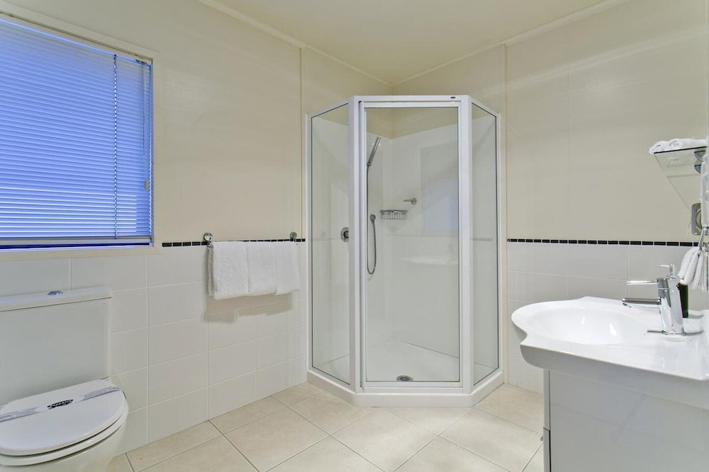 Family Suite, 1 Bedroom, Kitchen, Courtyard Area photo 3