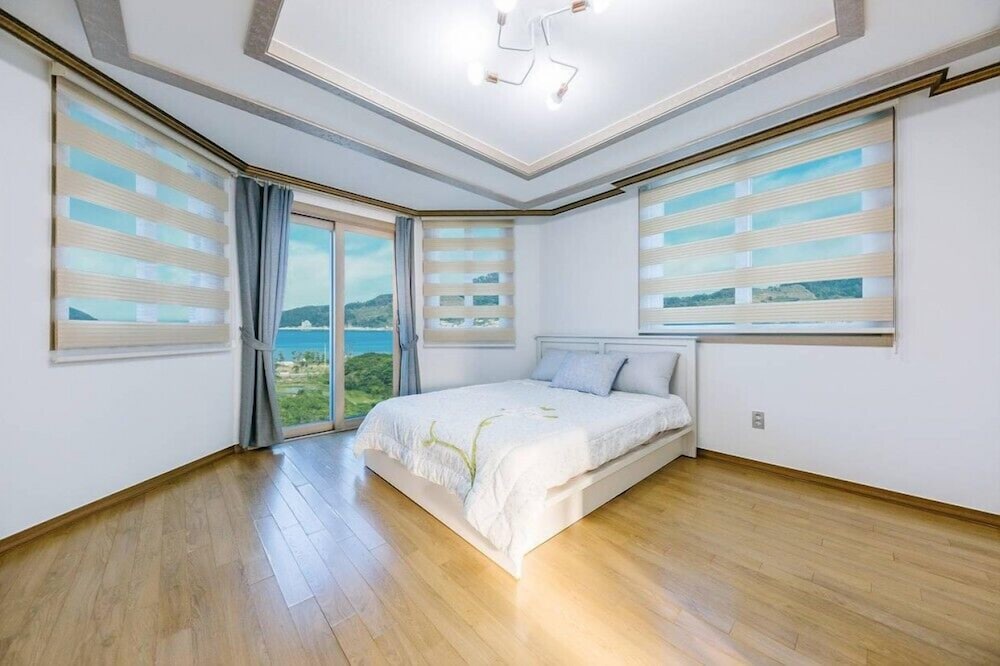 Room (Orion) - Photo 2