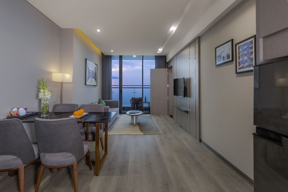 3 Bedroom Residence Oceanfront - Photo 5