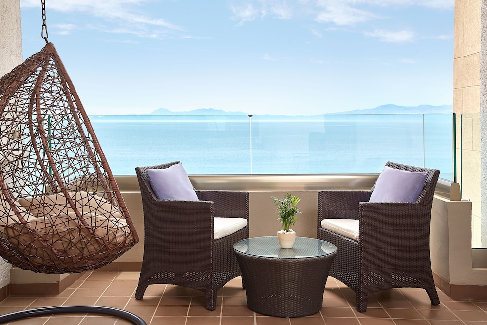 Panoramic Room, 1 King Bed, Balcony, Sea View