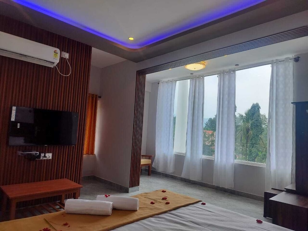 Luxury Room, Pool View photo 1