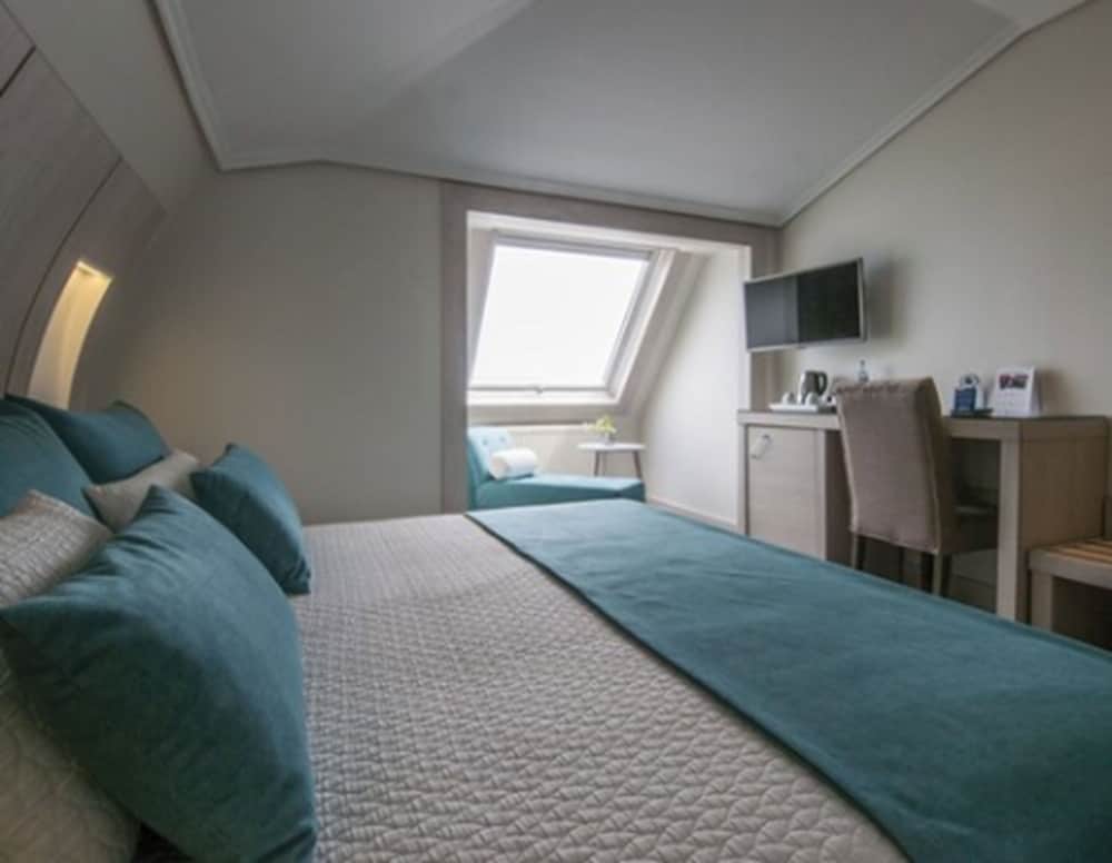 Deluxe Double Room Single Use (Abuhardillada)