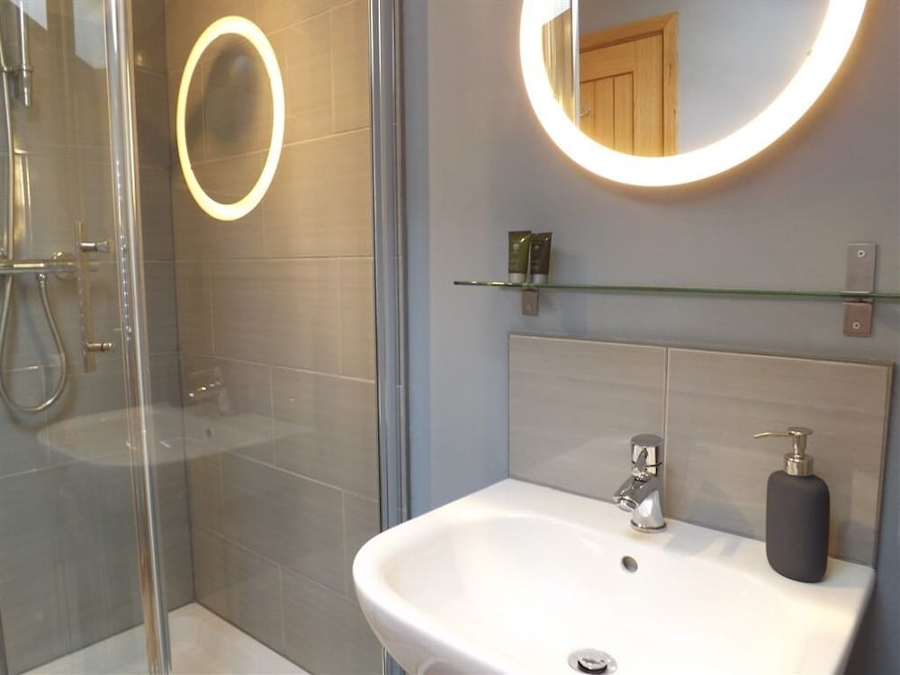 Premier Twin Room, Ensuite (Room 3) photo 2