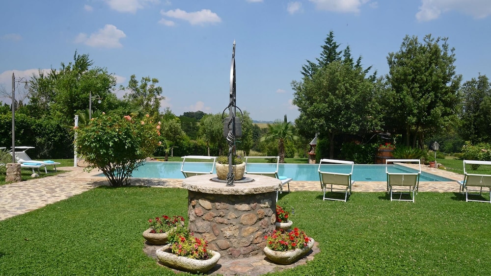 Villa photo 3