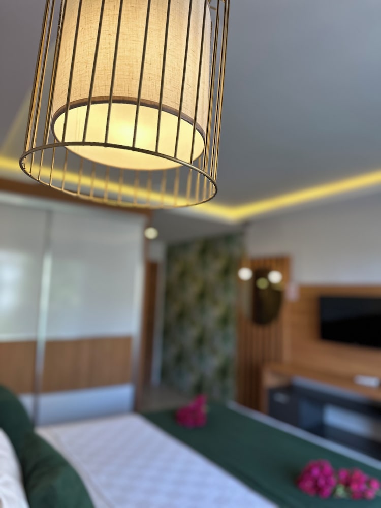 Standard Double Room, Partial Sea View - Photo 9