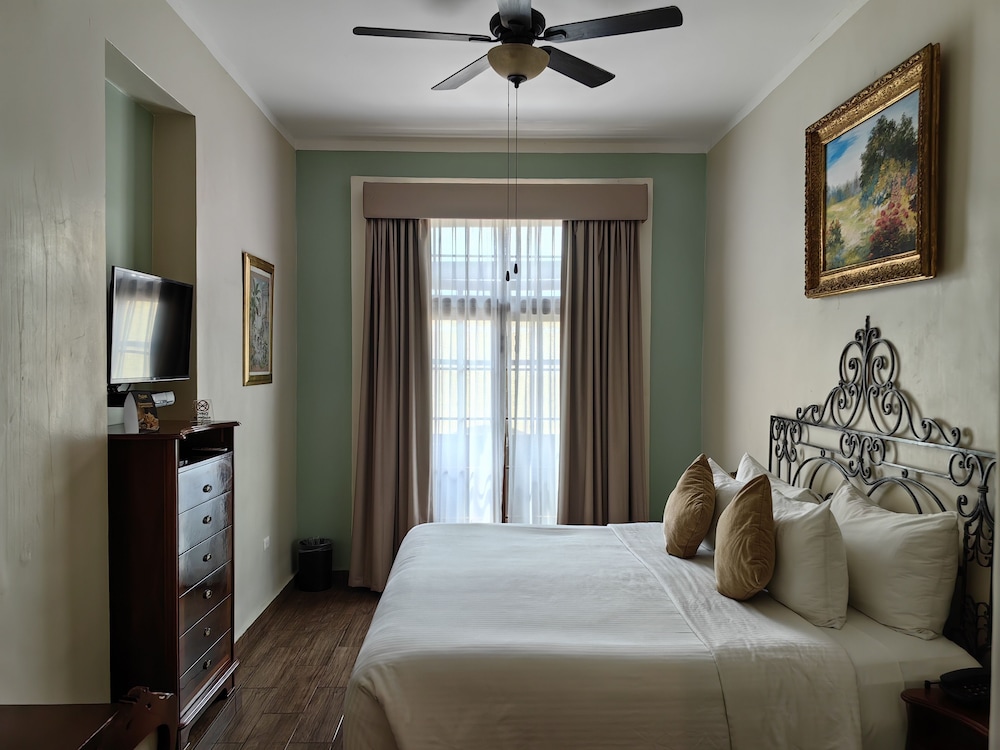 Deluxe Room, Park View - Photo 8