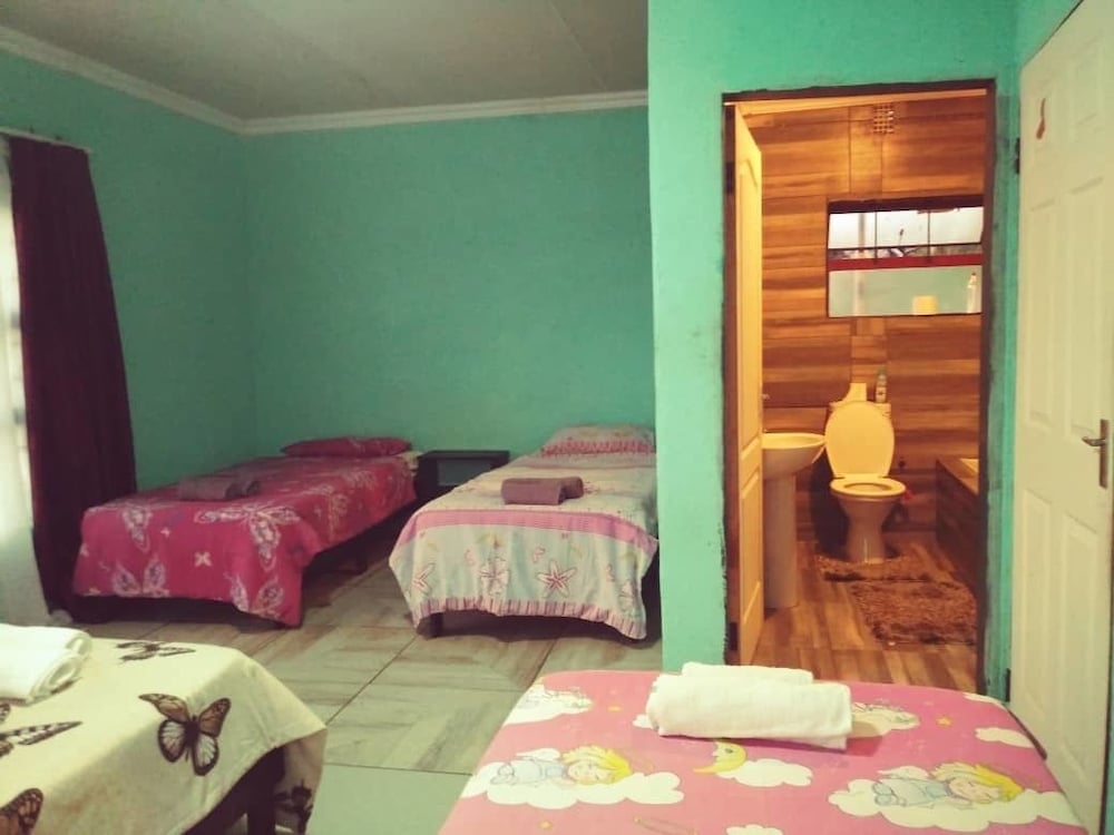 Bed in 4-Bed Mixed Dormitory photo 1