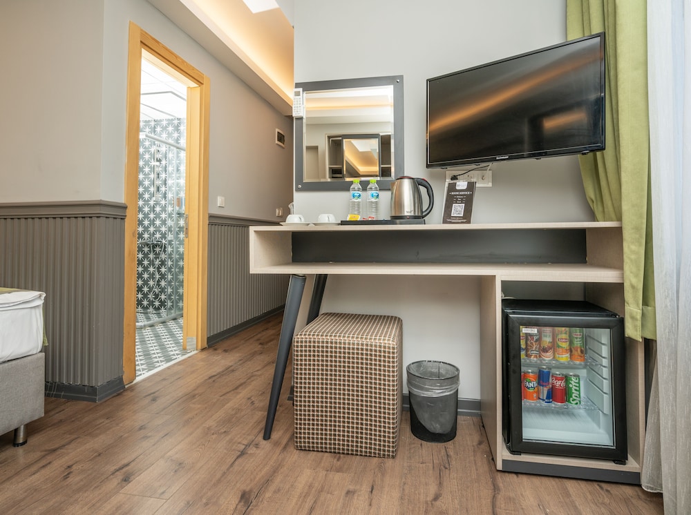 Deluxe Room, 1 Bedroom, City View photo 3