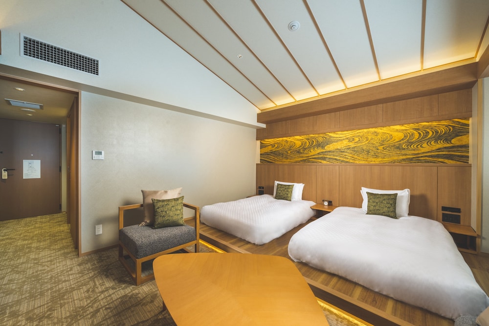Deluxe Room, 2 Double Beds, Non Smoking, Bathtub,Ceiling height 3m(with Single Sofabed) - Photo 13