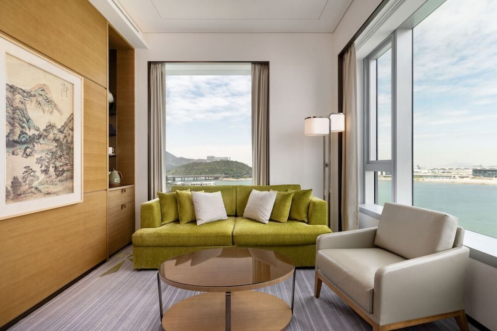 Executive Suite, 1 King Bed photo 3