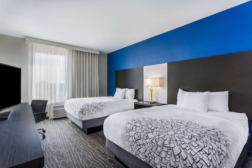 Room, 2 Queen Beds, Non Smoking photo 3