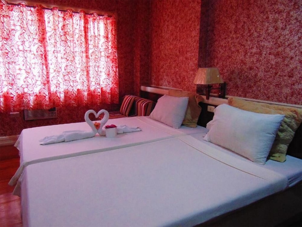 Twin Room, River View photo 3