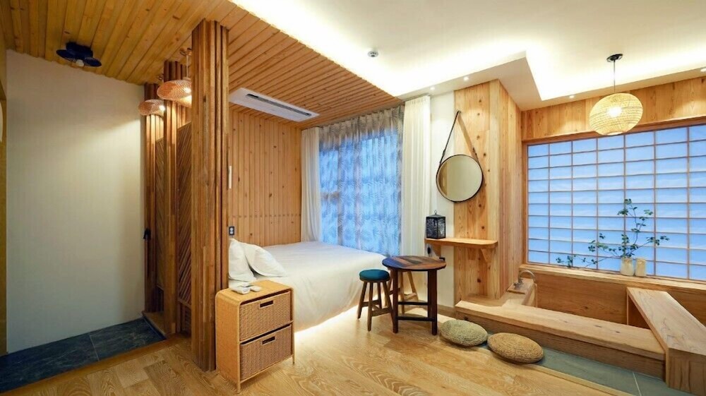 Room (G202) photo 1