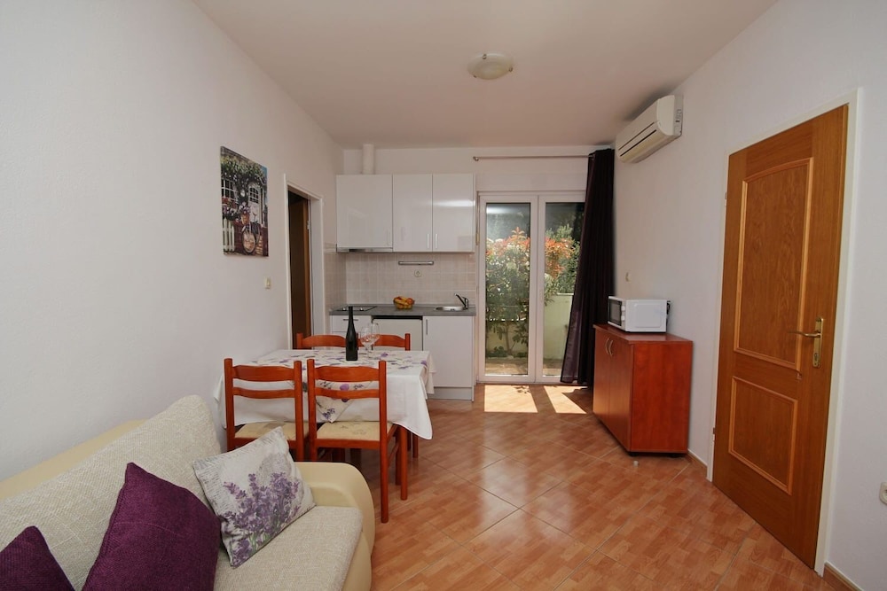Apartment (JoviZe - free parking - A5(2+2))