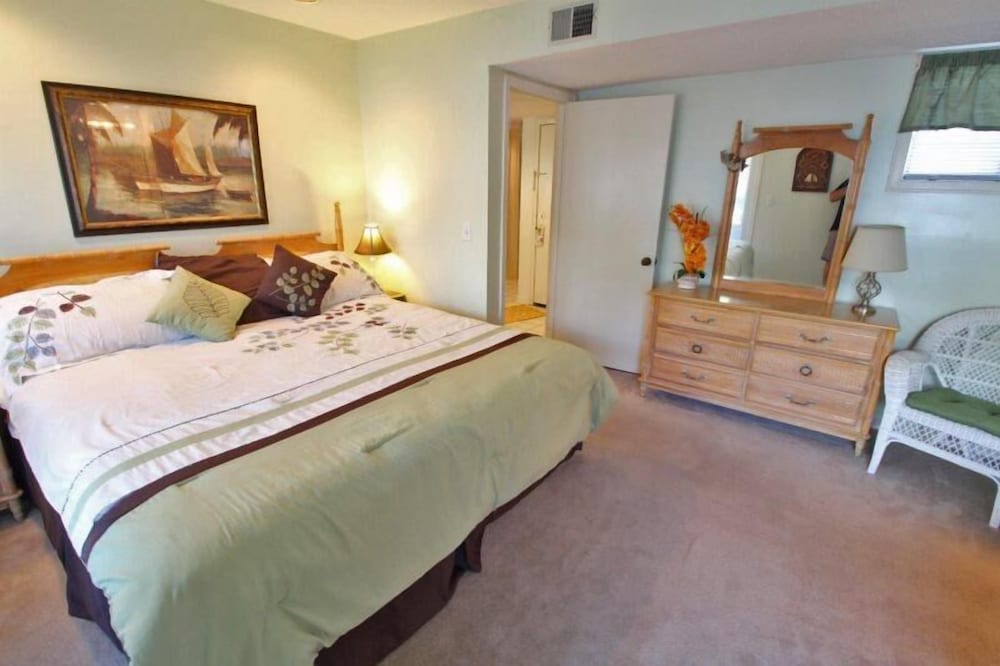 Condo, 2 Bedrooms