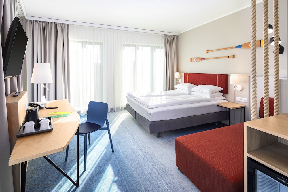 Standard Room, Multiple Beds - Photo 8