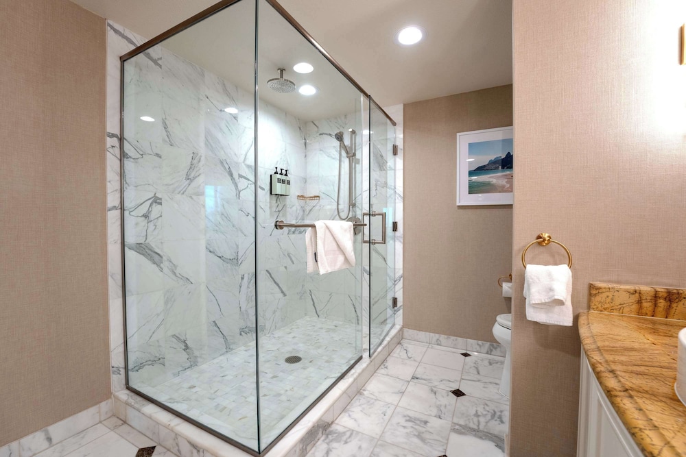 Premier Suite, 1 Bedroom (High Floor) - Photo 22