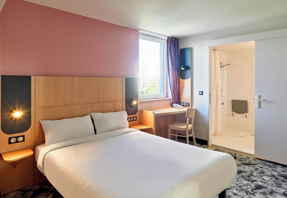 Double Room, Mobility Accessible - Photo 1
