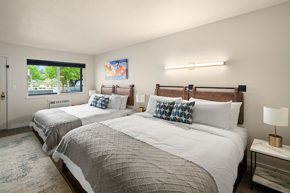 Superior Room, Multiple Beds photo 3