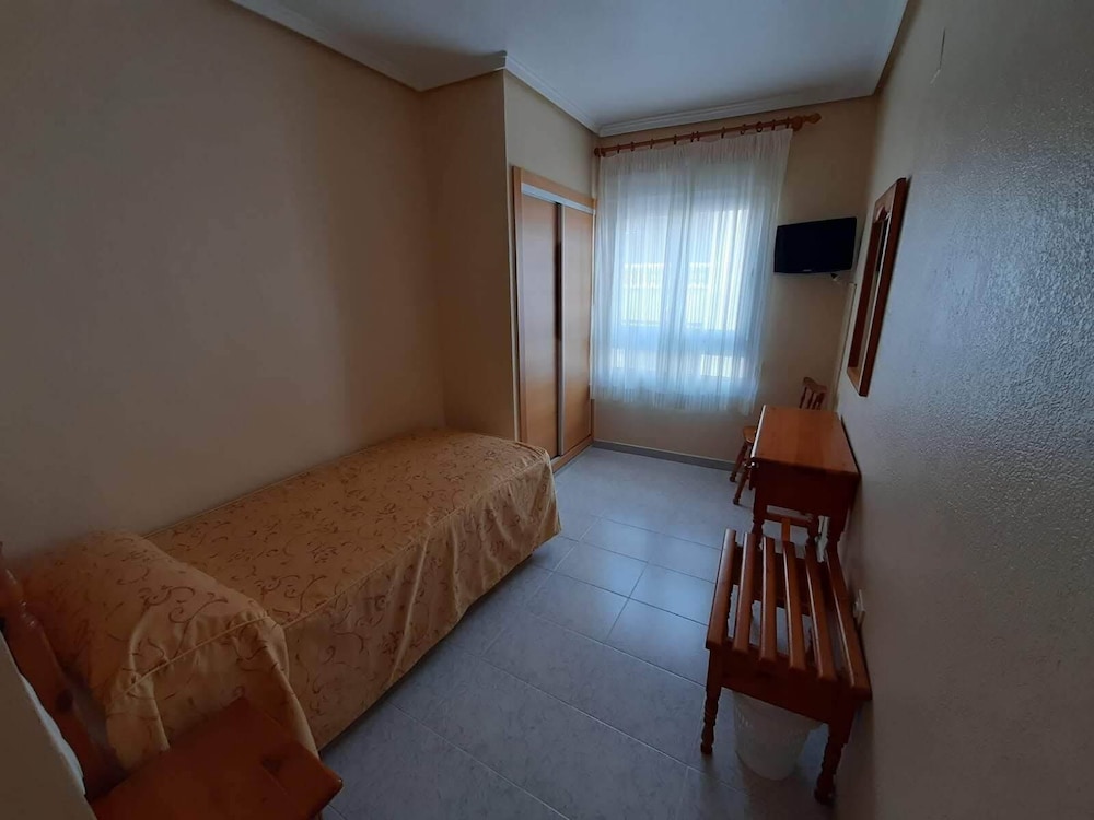 Single Room photo 2